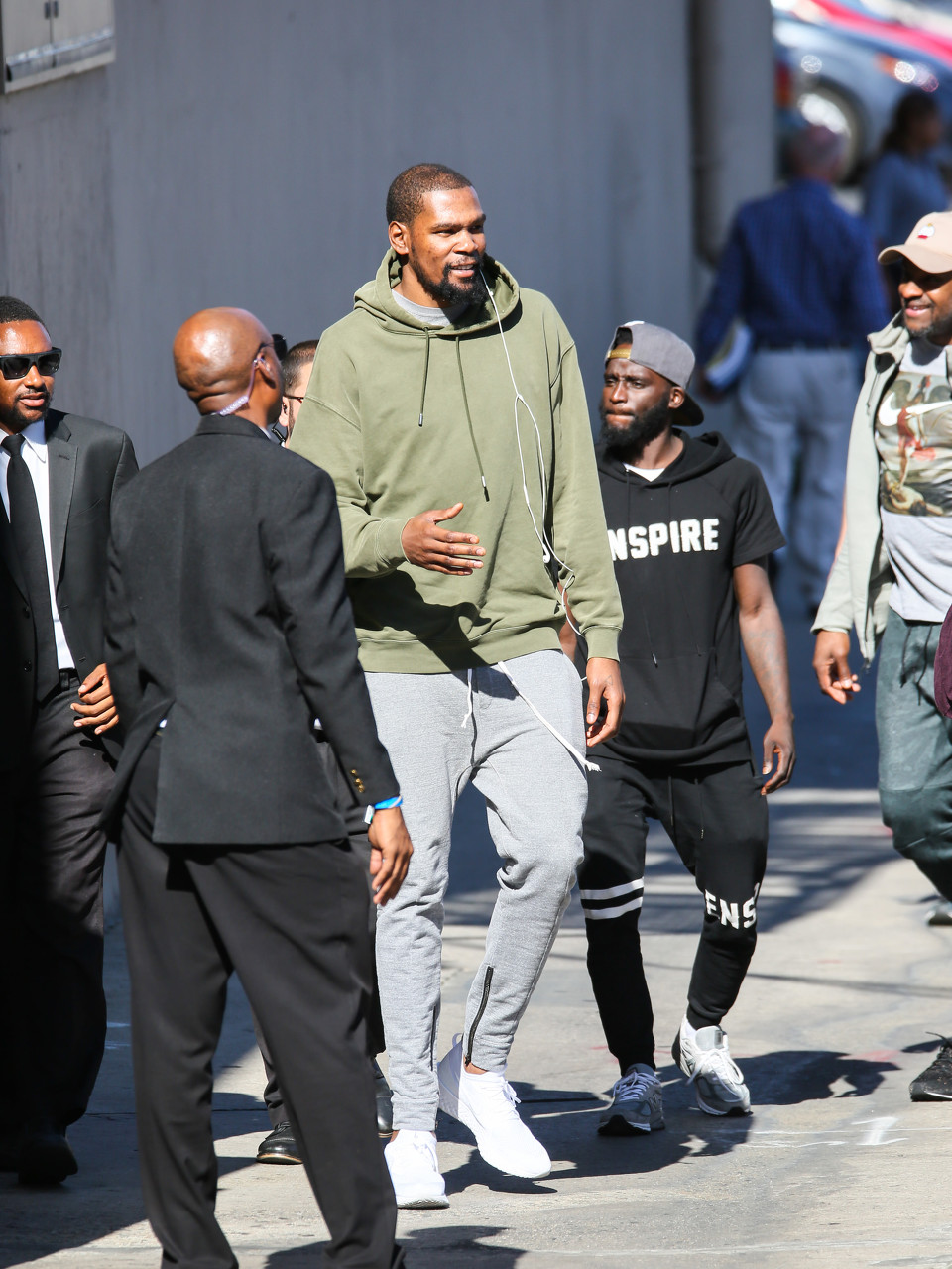 华体会体育-网友：我从未@KD却老被他回复 他需要帮助 KD：我好得很兄弟😁