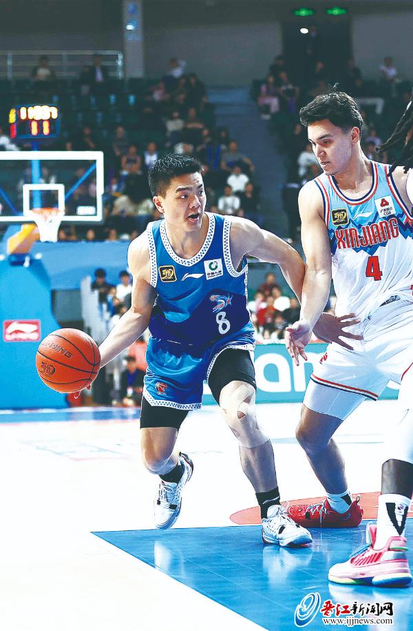 华体会网址-黎伊扬完成续约！ 新赛季继续代表福建浔兴征战CBA